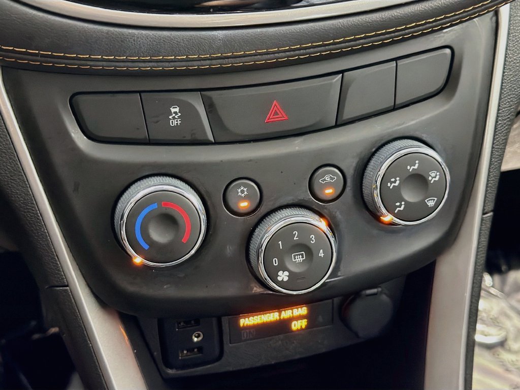 Used 2019 Chevrolet Trax LT w/ LT Convenience Package FWD image 17