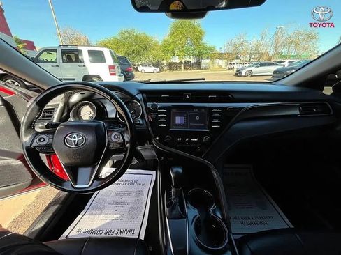 Used 2019 Toyota Camry SE w/ Carpet Mat Package FWD image 22