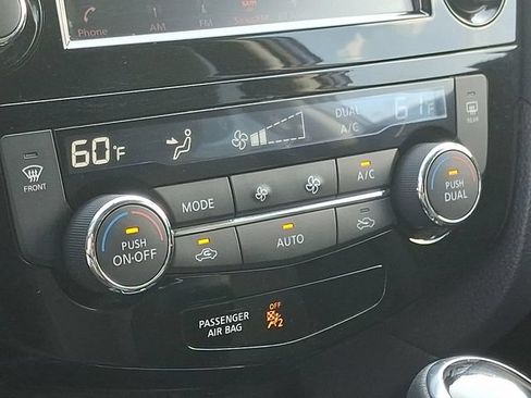 Used 2018 Nissan Rogue SV w/ Premium Package AWD/4WD image 15