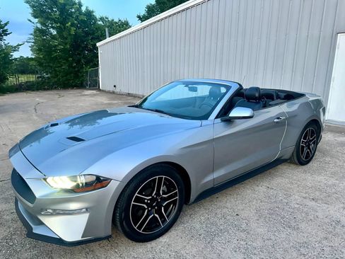 Used 2020 Ford Mustang Premium RWD image 14