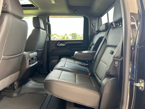 Used 2024 GMC Sierra 3500 Denali w/ Denali Reserve Package AWD/4WD image 9