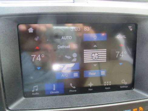 Used 2017 Ford Explorer Limited w/ Equipment Group 301A FWD image 22