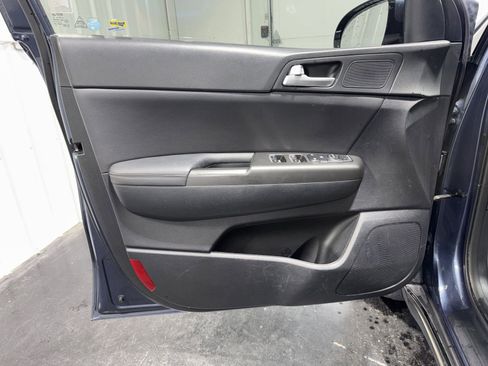 Used 2021 Kia Sportage S image 17