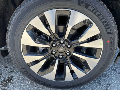 New 2026 Ford Expedition Max Platinum w/ Driver's Package AWD/4WD image 7