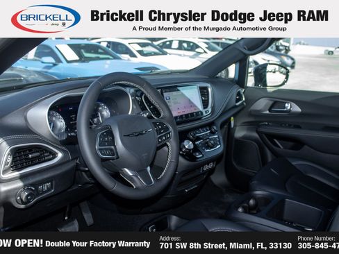 New 2025 Chrysler Pacifica Select image 20