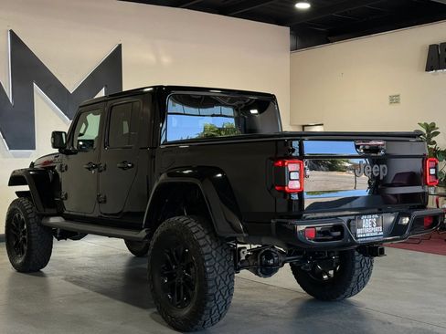 Used 2022 Jeep Gladiator Overland AWD/4WD image 6