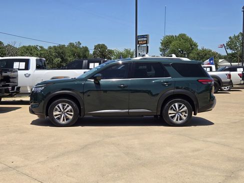 Used 2023 Nissan Pathfinder SL image 3