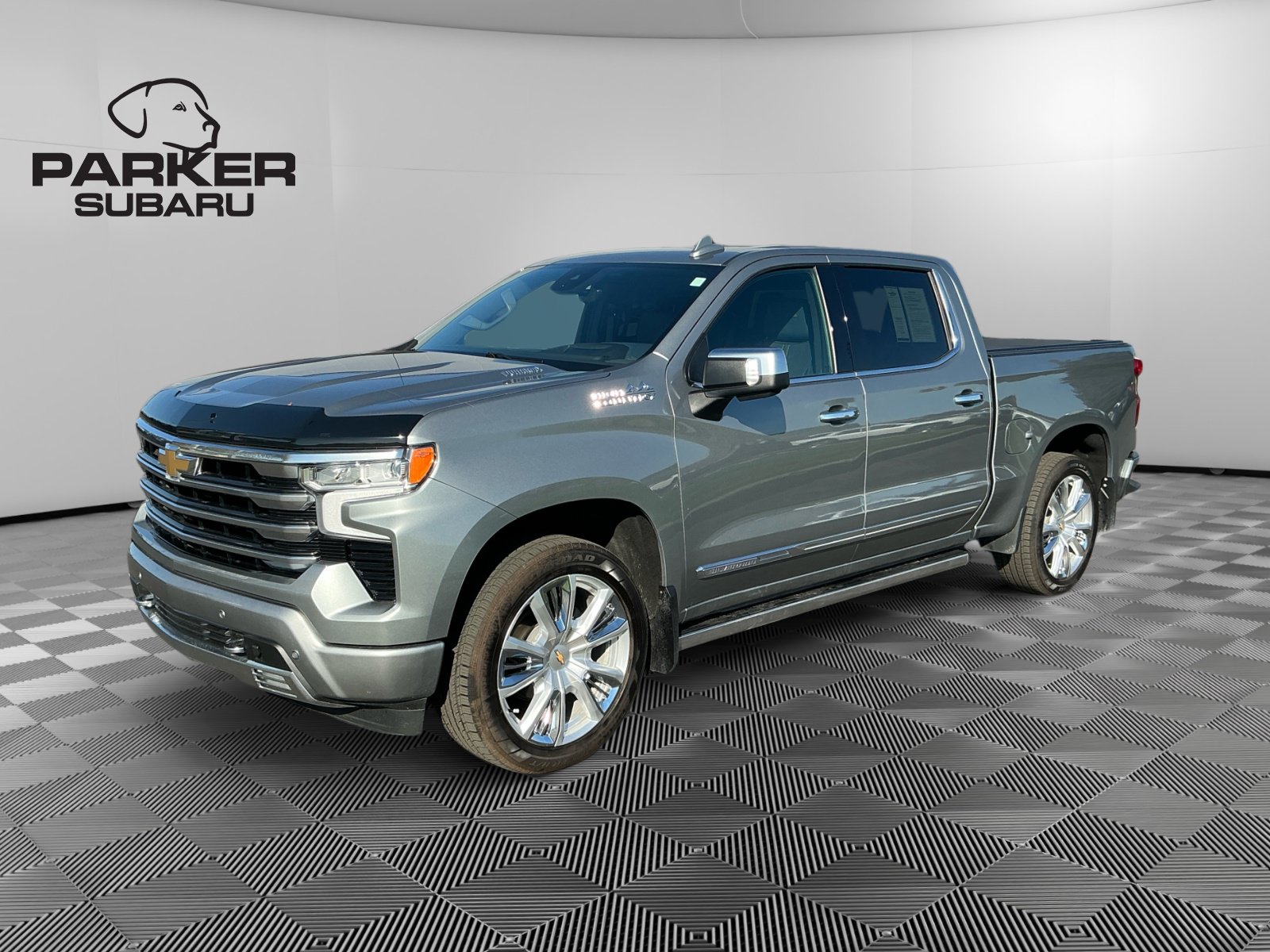 Used 2023 Chevrolet Silverado 1500 High Country w/ High Country Premium Package AWD/4WD image 1