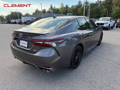 Used 2022 Toyota Camry XSE image 9