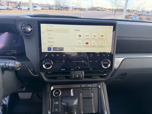 Used 2024 Lexus GX 550 w/ Accessory Package (Z1) image 21