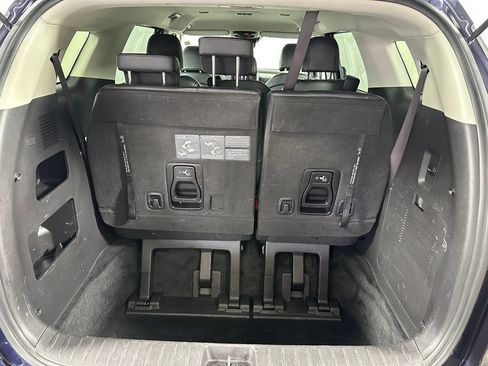 Used 2023 Kia Carnival LX FWD image 27
