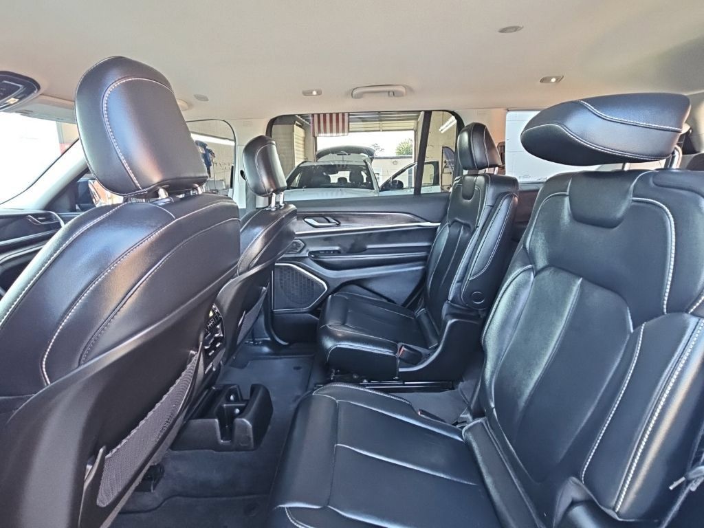Used 2022 Jeep Grand Cherokee L Limited w/ Black Appearance Package RWD image 28