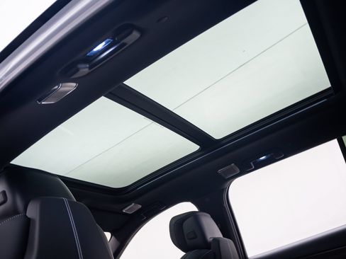 New 2027 Cadillac Vistiq Luxury AWD/4WD image 17