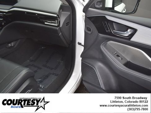 Used 2023 Acura MDX SH-AWD w/ Technology Package image 32