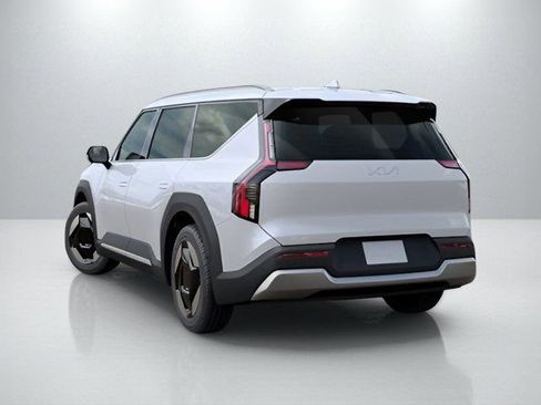 New 2026 Kia EV9 Wind AWD/4WD image 4