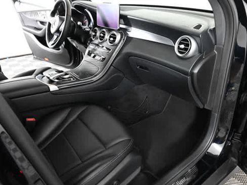 Used 2018 Mercedes-Benz GLC 300 4MATIC image 11