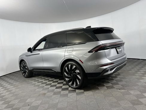 Used 2024 Lincoln Nautilus Reserve w/ Jet Appearance Package (87T) image 9