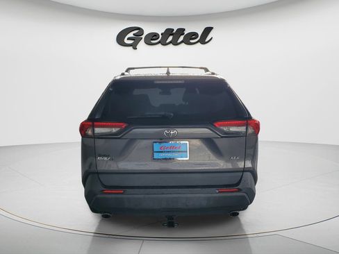 Used 2021 Toyota RAV4 XLE FWD image 6