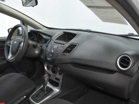 Used 2018 Ford Fiesta SE FWD image 11