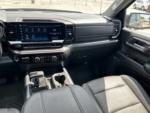 Used 2023 Chevrolet Silverado 1500 LTZ w/ LTZ Convenience Package II AWD/4WD image 23