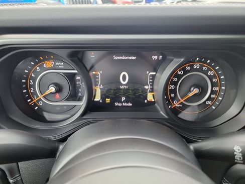 New 2026 Jeep Wrangler Rubicon w/ Xtreme 35 Tire Package AWD/4WD image 30