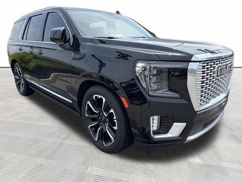 Used 2024 GMC Yukon Denali w/ Denali Reserve Package AWD/4WD image 2
