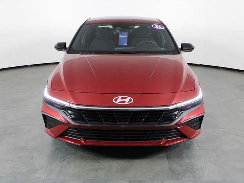Certified 2025 Hyundai Elantra SEL image 14