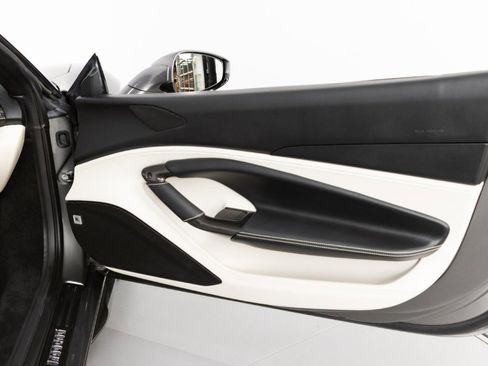 Certified 2023 Ferrari F8 Tributo image 79