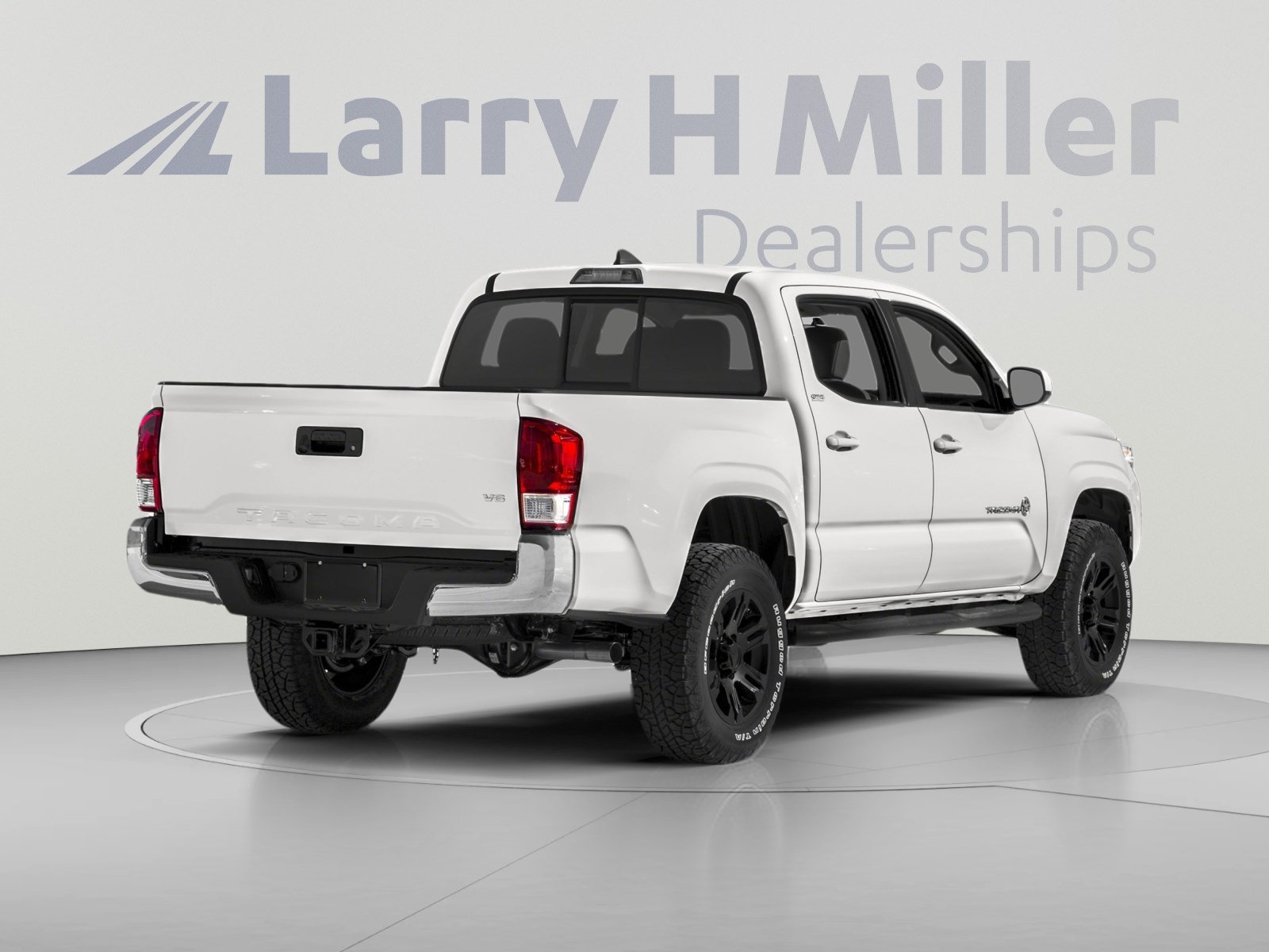 Used 2017 Toyota Tacoma SR5 w/ Tow Package AWD/4WD image 2