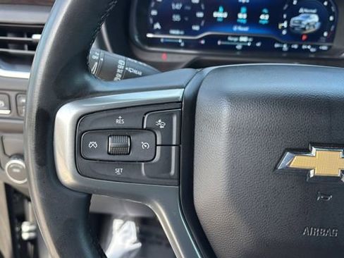 Used 2024 Chevrolet Suburban LT RWD image 22