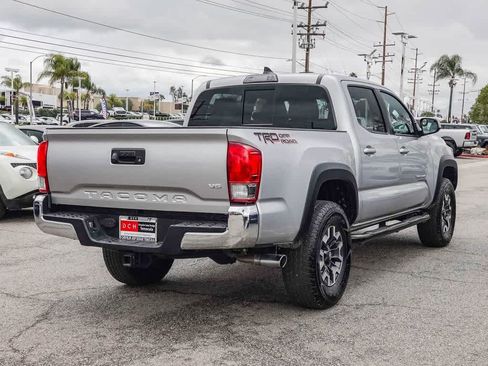 Used 2017 Toyota Tacoma TRD Off-Road w/ Tow Package image 4