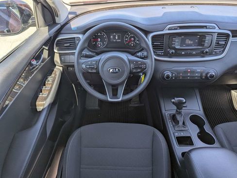 Used 2016 Kia Sorento LX image 16