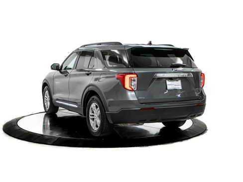 Used 2023 Ford Explorer XLT RWD image 3