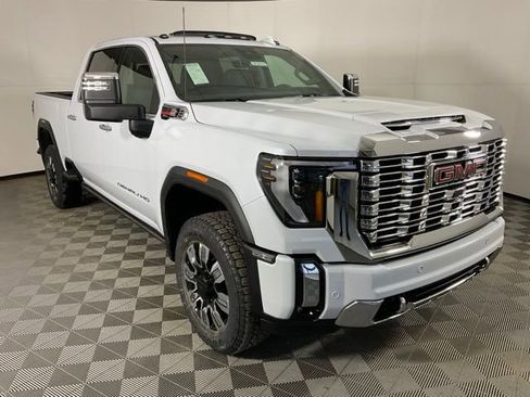 New 2026 GMC Sierra 3500 Denali w/ Denali Reserve Package AWD/4WD image 3