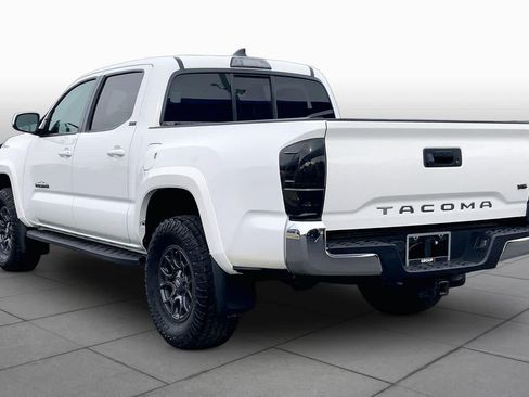 Used 2017 Toyota Tacoma SR5 w/ Tow Package RWD image 11