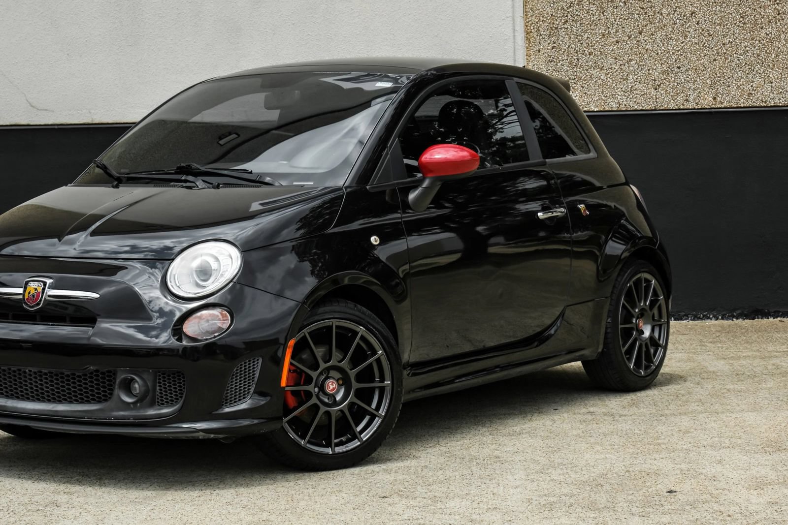 Used 2012 FIAT 500 Abarth w/ Safety & Convenience Pkg FWD image 5
