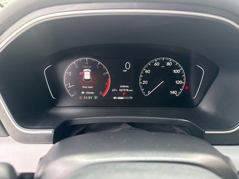 Used 2023 Honda Pilot LX image 12