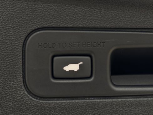 Used 2025 Acura MDX SH-AWD w/ Technology Package image 9