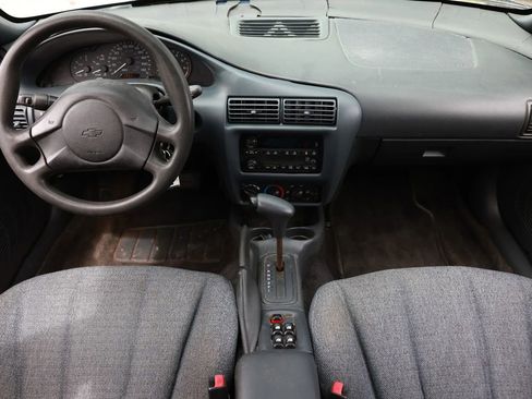 Used 2005 Chevrolet Cavalier Sedan w/ Preferred Equipment Group FWD image 2