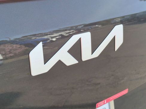 New 2026 Kia Carnival EX image 30