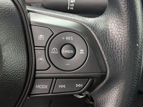 Used 2025 Toyota Corolla LE image 21