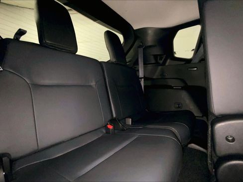 Used 2025 Mitsubishi Outlander SE image 24