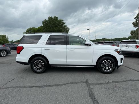 Used 2023 Ford Expedition XLT AWD/4WD image 7