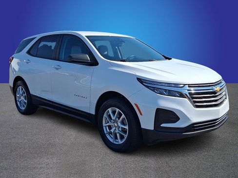 Used 2023 Chevrolet Equinox LS AWD/4WD image 3