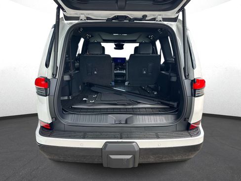 Certified 2024 Lexus GX 550 w/ Cold Area Package AWD/4WD image 11
