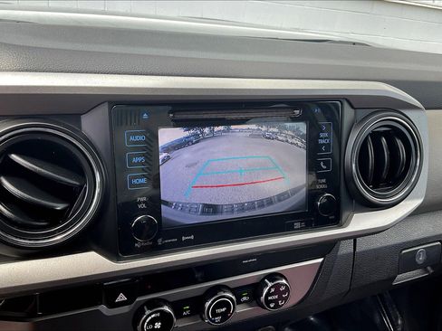 Used 2018 Toyota Tacoma SR5 RWD image 21