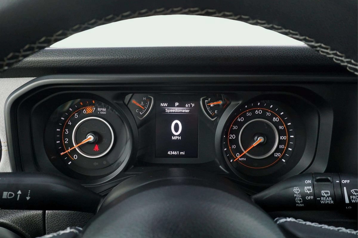 Used 2025 Jeep Wrangler Unlimited Sport AWD/4WD image 24