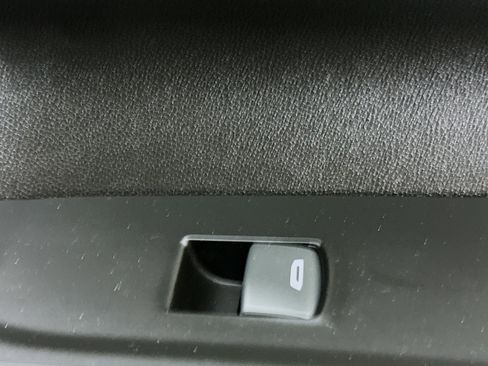 Used 2023 Chevrolet Silverado 1500 Custom image 28