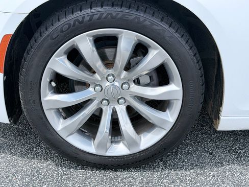 Used 2020 Chrysler 300 Limited RWD image 37