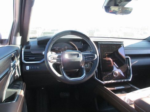 New 2026 GMC Acadia Denali Ultimate image 15